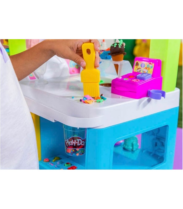 Camión de helados Play-Doh Kitchen Creations Ultimate con 27 accesorios, 12 latas, sonidos realistas