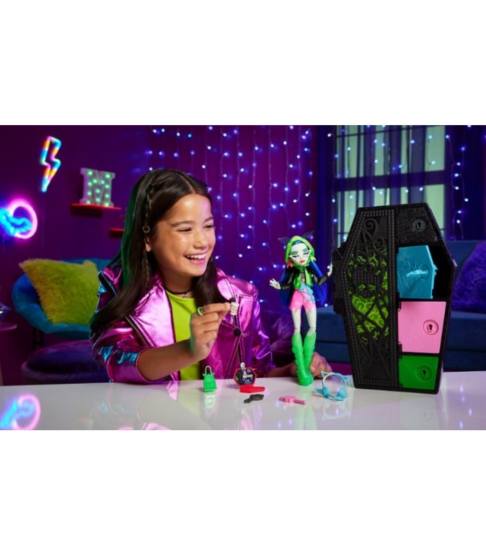 MUÑECA MONSTER HIGH GHOULIA SKULLTIMATES SECRETS SUSTOS NEÓNS TERRORÍFICO