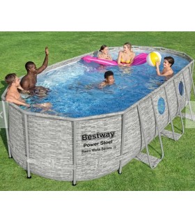 Piscina estructural ovalada Bestway 56716 con capacidad de 13430 litros de 5.49m de largo x 2.74m de ancho x 1.22m de alto