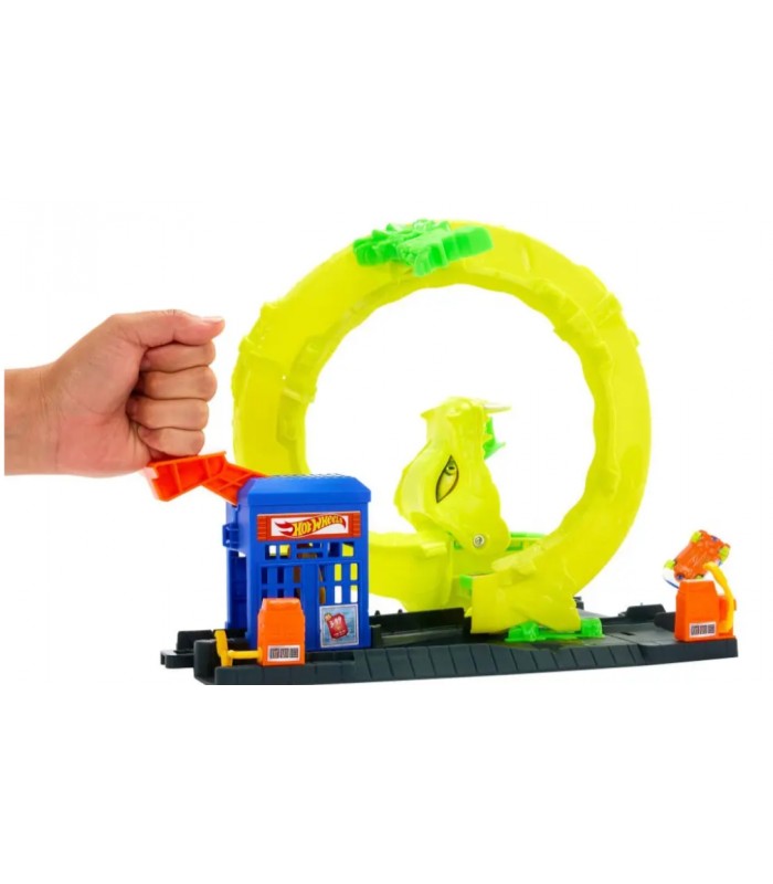 Hot Wheels Ataque de la Serpiente en la Gasolinera ).